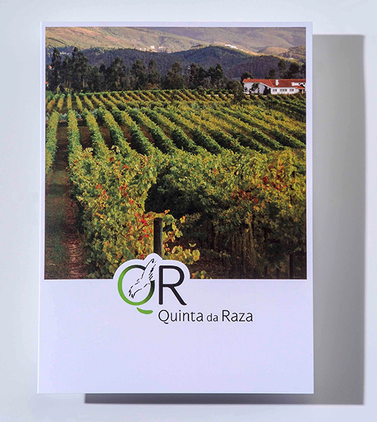 <p>Desdobr&aacute;vel promocional da gama de vinhos Quinta da Raza,&nbsp;Dom Diogo e Raza.</p>
